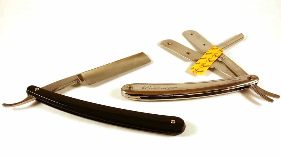 Shavette vs Straight Razor Authoritative Comparison 2025