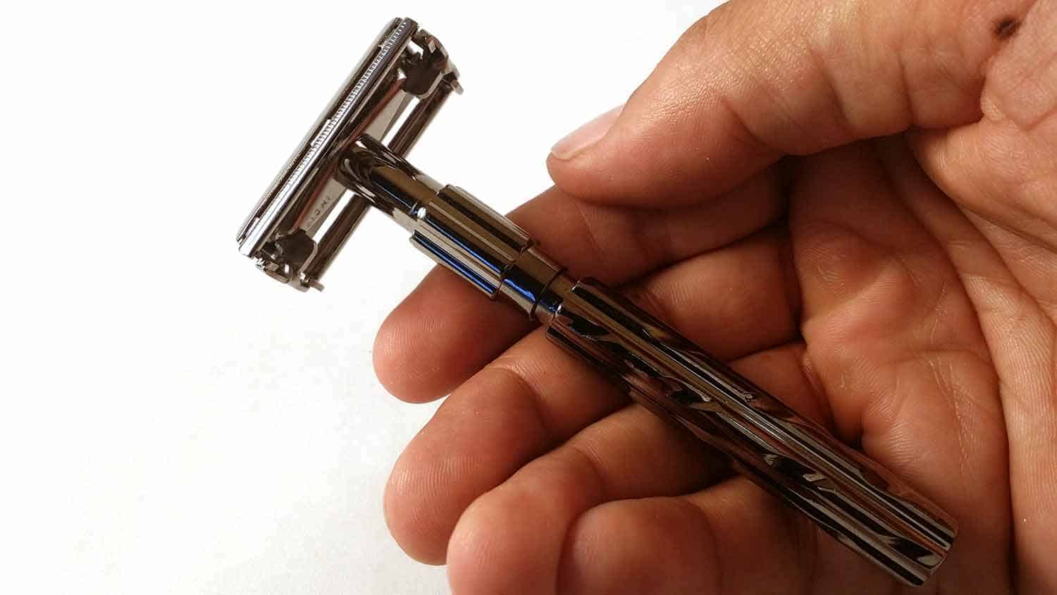 Parker 22R - Long Handle Butterfly Open Double Edge Safety Razor